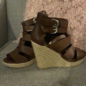 Dolce vita Brown wedge sandal size 8, lightly used , worn twice